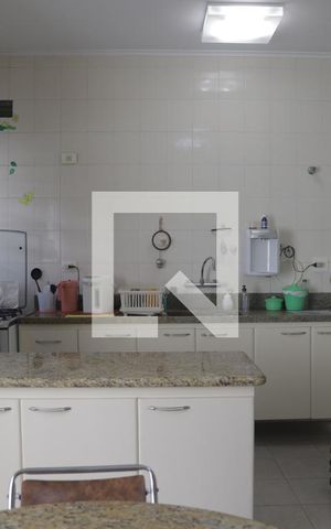 Casa à venda com 312m², 3 quartos e 2 vagasCozinha