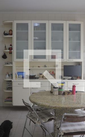 Casa à venda com 312m², 3 quartos e 2 vagasCozinha