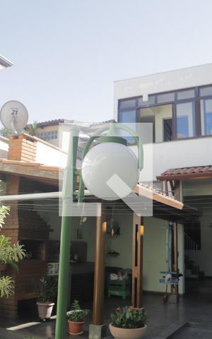 Casa à venda com 312m², 3 quartos e 2 vagasQuintal