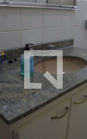 Casa à venda com 312m², 3 quartos e 2 vagasBanheiro da Suíte 1