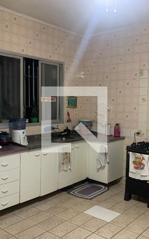 Casa à venda com 176m², 3 quartos e 2 vagas Casa à venda com 176m², 3 quartos e 2 vagasCozinha