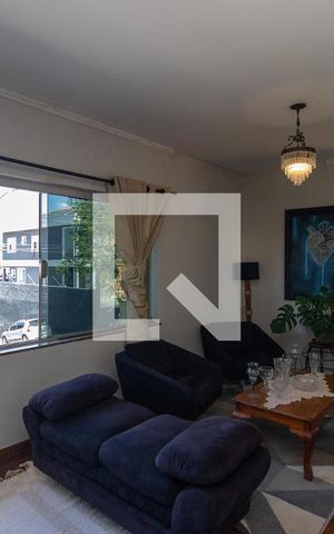 Casa para alugar com 300m², 3 quartos e 5 vagas Casa para alugar com 300m², 3 quartos e 5 vagasSala de Estar