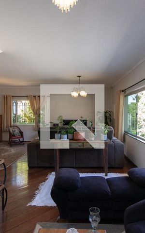 Casa para alugar com 300m², 3 quartos e 5 vagas Casa para alugar com 300m², 3 quartos e 5 vagasSala de Estar
