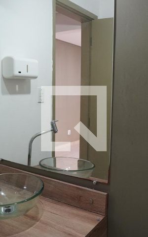 Casa para alugar com 150m², 3 quartos e 2 vagasBanheiro Social