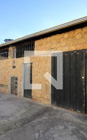Casa para alugar com 80m², 2 quartos e 3 vagasFachada