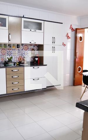 Casa à venda com 180m², 3 quartos e 2 vagasCozinha