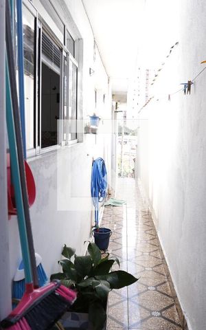 Casa à venda com 180m², 3 quartos e 2 vagasCorredor Lateral