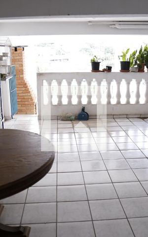 Casa à venda com 180m², 3 quartos e 2 vagasÁrea de Serviço