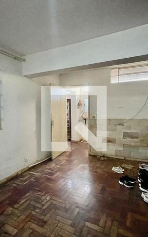 Casa à venda com 360m², 5 quartos e sem vaga Casa à venda com 360m², 5 quartos e sem vagaQuarto