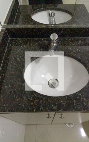 Apartamento para alugar com 39m², 2 quartos e sem vagaBanheiro