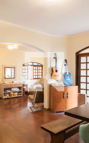 Casa à venda com 250m², 3 quartos e 3 vagas Casa à venda com 250m², 3 quartos e 3 vagasSala de Jantar