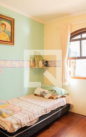 Casa à venda com 250m², 3 quartos e 3 vagas Casa à venda com 250m², 3 quartos e 3 vagasQuarto