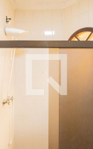 Casa à venda com 250m², 3 quartos e 3 vagas Casa à venda com 250m², 3 quartos e 3 vagasBanheiro Social