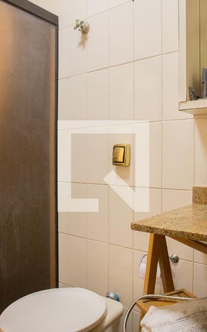 Casa à venda com 250m², 3 quartos e 3 vagas Casa à venda com 250m², 3 quartos e 3 vagasBanheiro Social