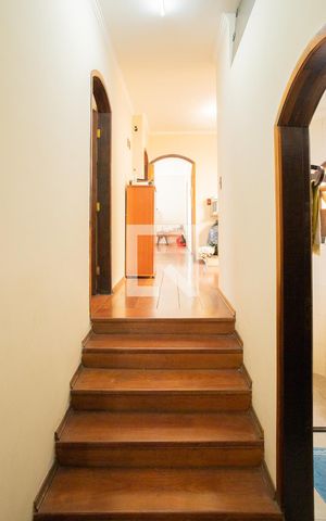 Casa à venda com 250m², 3 quartos e 3 vagas Casa à venda com 250m², 3 quartos e 3 vagasAcesso - Escritório