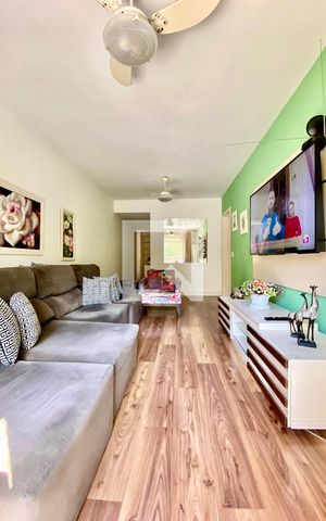 Apartamento à venda com 82m², 3 quartos e 1 vaga Apartamento à venda com 82m², 3 quartos e 1 vagaSala
