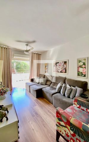 Apartamento à venda com 82m², 3 quartos e 1 vaga Apartamento à venda com 82m², 3 quartos e 1 vagaSala