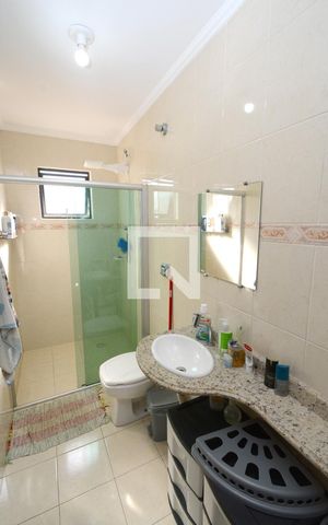 Casa à venda com 120m², 3 quartos e 2 vagasBanheiro