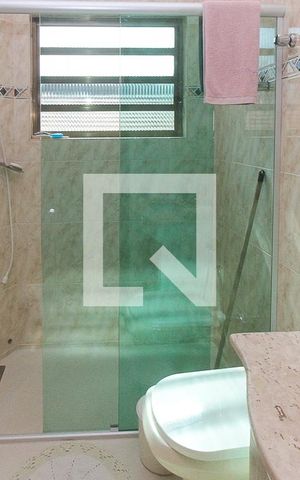 Casa à venda com 290m², 3 quartos e 4 vagas Casa à venda com 290m², 3 quartos e 4 vagasBanheiro