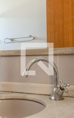 Apartamento para alugar com 60m², 2 quartos e 1 vaga Apartamento para alugar com 60m², 2 quartos e 1 vagaBanheiro