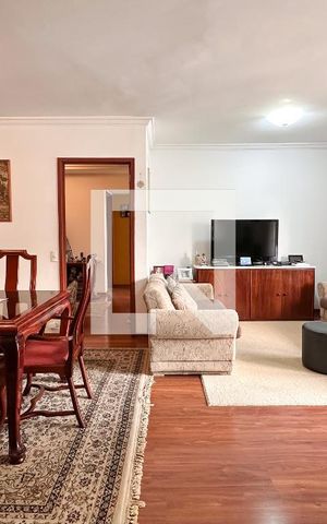 Apartamento à venda com 150m², 3 quartos e 3 vagas Apartamento à venda com 150m², 3 quartos e 3 vagasSala