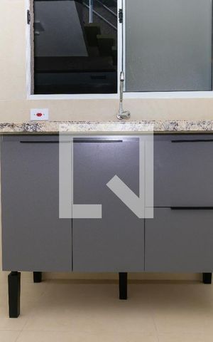 Apartamento para alugar com 34m², 1 quarto e sem vaga Apartamento para alugar com 34m², 1 quarto e sem vagaCozinha - Armários