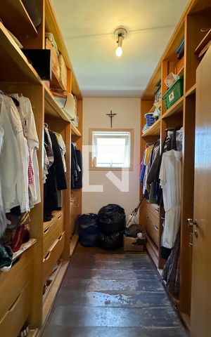 Casa de condomínio à venda com 350m², 4 quartos e 5 vagasCloset da suíte 1