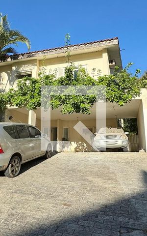 Casa de condomínio à venda com 350m², 4 quartos e 5 vagasGaragem