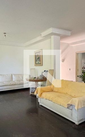 Casa de condomínio à venda com 350m², 4 quartos e 5 vagasSala