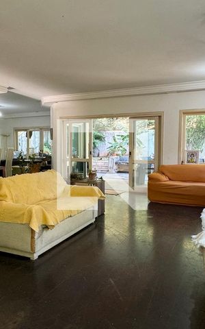 Casa de condomínio à venda com 350m², 4 quartos e 5 vagasSala
