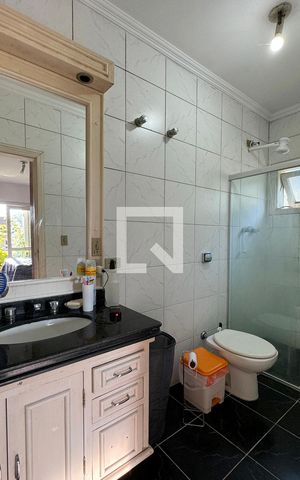 Casa de condomínio à venda com 350m², 4 quartos e 5 vagasBanheiro da Suíte 3
