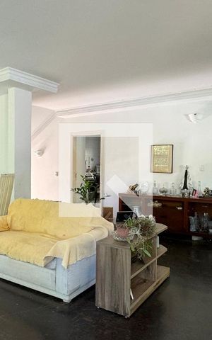 Casa de condomínio à venda com 350m², 4 quartos e 5 vagasSala