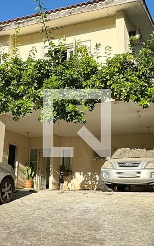 Casa de condomínio à venda com 350m², 4 quartos e 5 vagasFachada