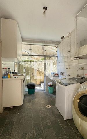 Casa de condomínio à venda com 350m², 4 quartos e 5 vagasÁrea de Serviço