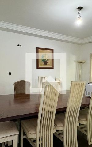 Casa de condomínio à venda com 350m², 4 quartos e 5 vagasSala de Jantar