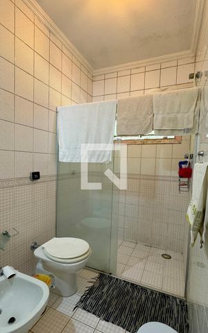 Casa de condomínio à venda com 350m², 4 quartos e 5 vagasBanheiro da Suíte 2