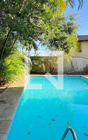 Casa de condomínio à venda com 350m², 4 quartos e 5 vagasPiscina
