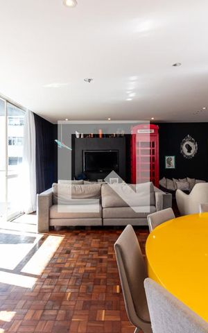 Apartamento à venda com 270m², 4 quartos e 2 vagas Apartamento à venda com 270m², 4 quartos e 2 vagasSala