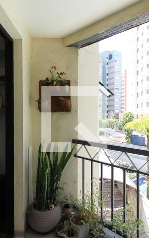 Apartamento à venda com 58m², 2 quartos e 1 vaga Apartamento à venda com 58m², 2 quartos e 1 vagaVaranda