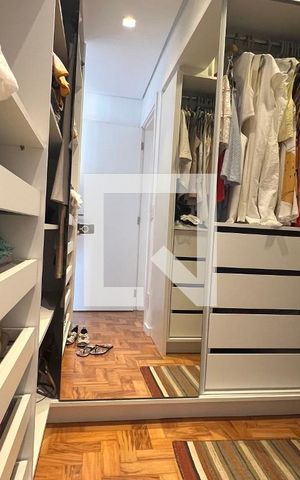 Apartamento à venda com 150m², 2 quartos e 1 vagaCloset da suíte