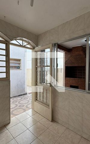 Casa à venda com 100m², 3 quartos e 2 vagasÁrea de externa - Lavanderia 