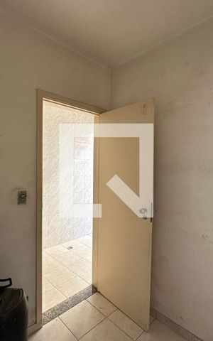 Casa à venda com 100m², 3 quartos e 2 vagasQuarto de Serviço