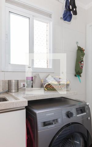 Apartamento à venda com 172m², 2 quartos e 3 vagas Apartamento à venda com 172m², 2 quartos e 3 vagasÁrea de Serviço