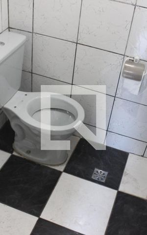 Casa para alugar com 70m², 2 quartos e 1 vagaBanheiro de serviço