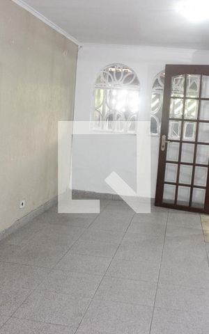 Casa para alugar com 70m², 2 quartos e 1 vagaSala