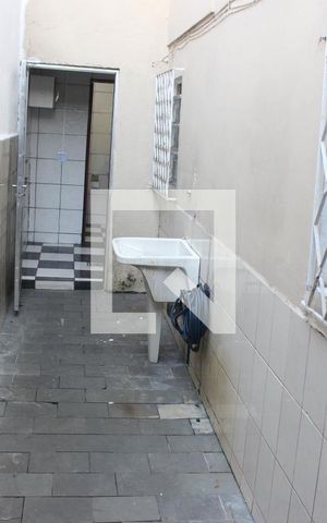 Casa para alugar com 70m², 2 quartos e 1 vagaÁrea de Serviço