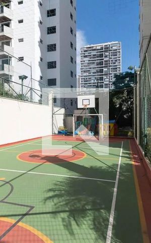 Apartamento à venda com 198m², 3 quartos e 3 vagas Apartamento à venda com 198m², 3 quartos e 3 vagasÁrea comum