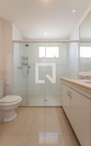 Apartamento à venda com 198m², 3 quartos e 3 vagas Apartamento à venda com 198m², 3 quartos e 3 vagasBanheiro 3