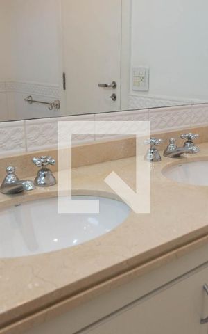 Apartamento à venda com 198m², 3 quartos e 3 vagas Apartamento à venda com 198m², 3 quartos e 3 vagasBanheiro 3
