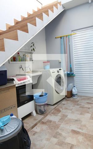 Casa à venda com 90m², 2 quartos e 3 vagasÁrea de Serviço